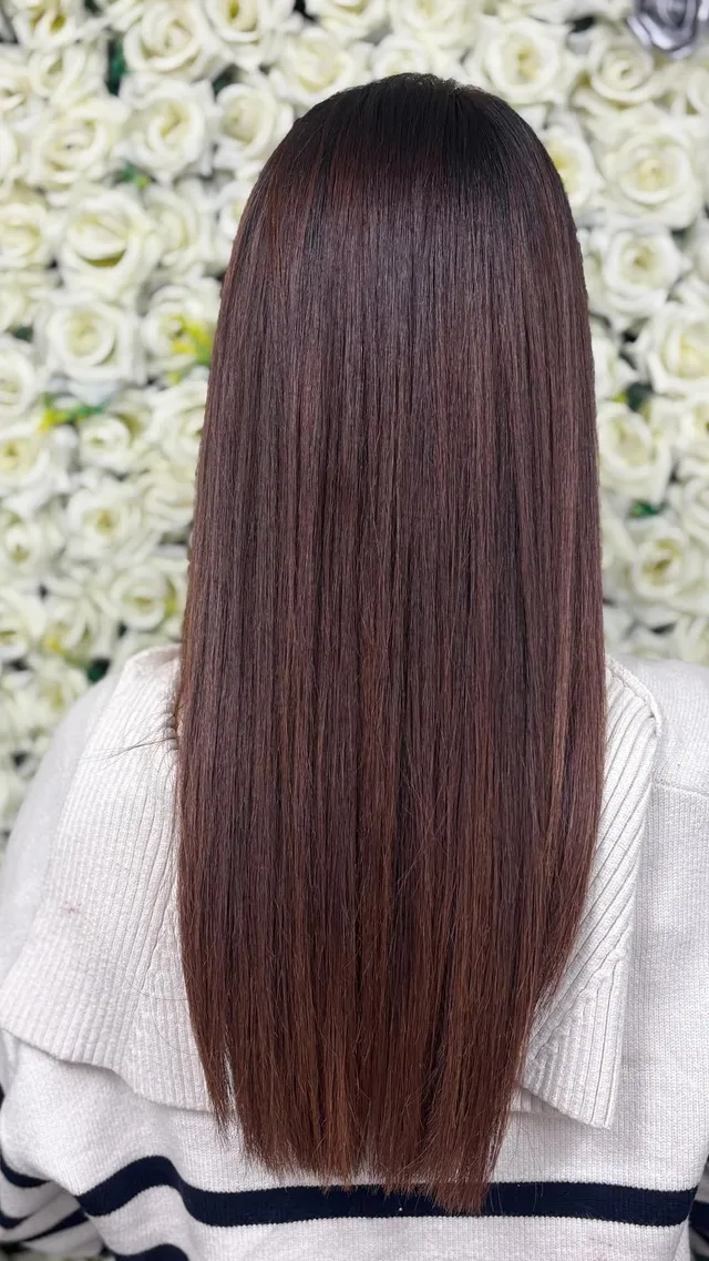 Glossy chocolate-brown full-head colour